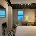 Enjoy A Riverside Stay In City Of Dreaming Spires