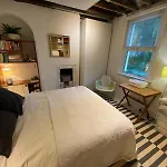 Enjoy A Riverside Stay In City Of Dreaming Spires