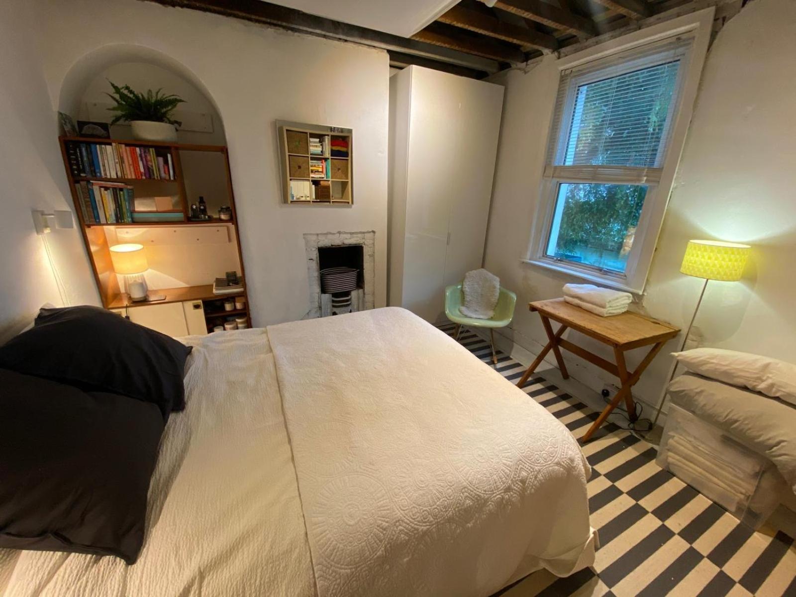 Enjoy A Riverside In Of Dreaming Spires