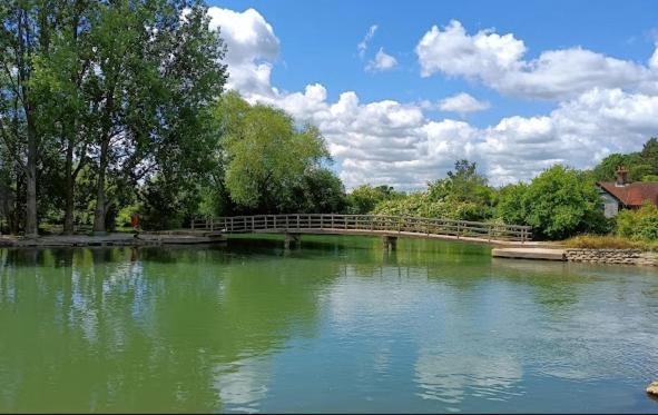 Enjoy A Riverside In Of Dreaming Spires Ferienhaus